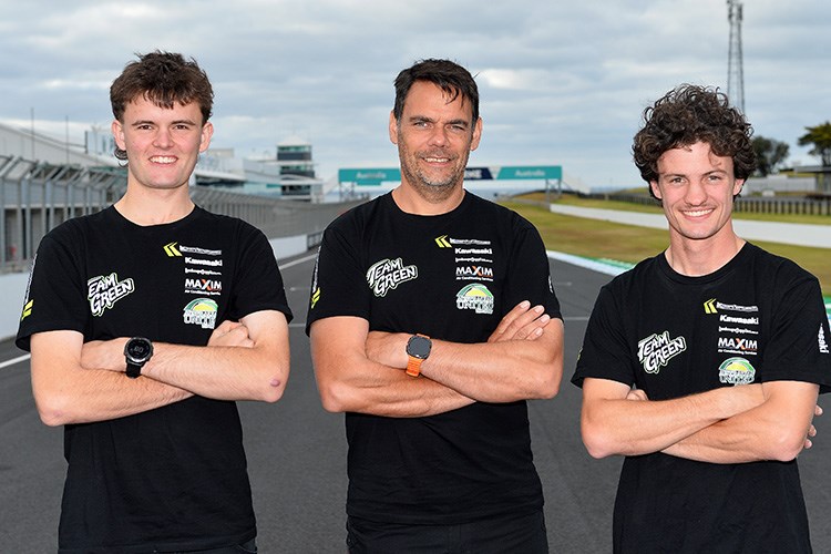 Kelvin Reilly heads the BCperformance Kawasaki team with Hayden Nelson & Olly Simpson. Image RUSSELL COLVIN